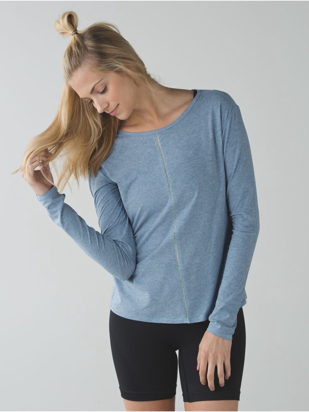 Lululemon Superb Long Sleeve Tee Heathered Blue Denim size Medium